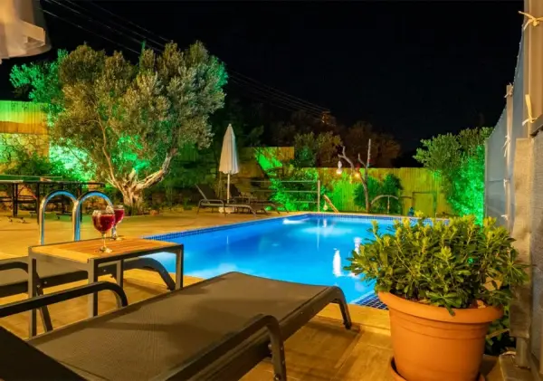 a-honeymoon-villa-with-a-pool-and-jacuzzi-in-kalkan-ulugol